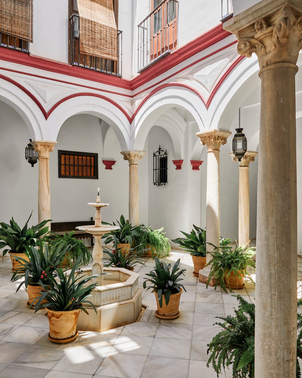 amaro sanchez de moya seville apartment patio
