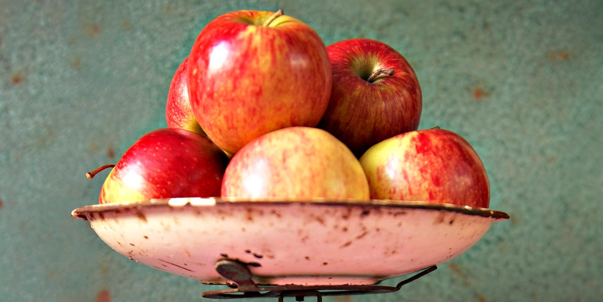 Eating apples with or without the skin: Experts explain the difference