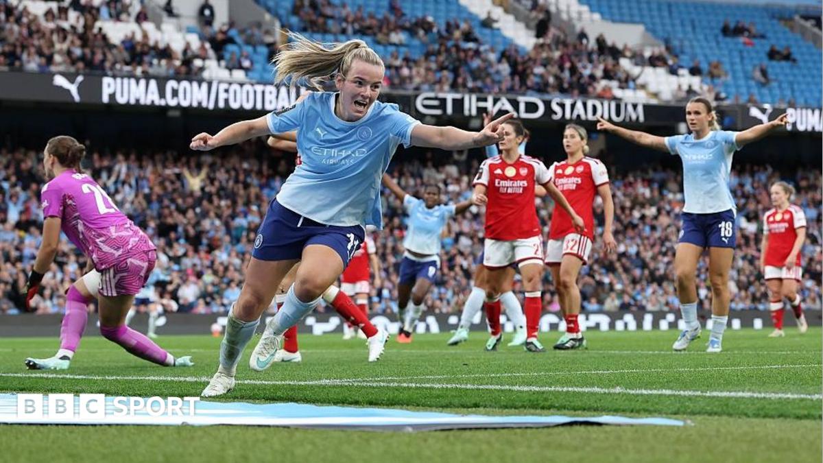 Manchester City 4-2 Arsenal: Lauren Hemp scores twice as champions rally to win