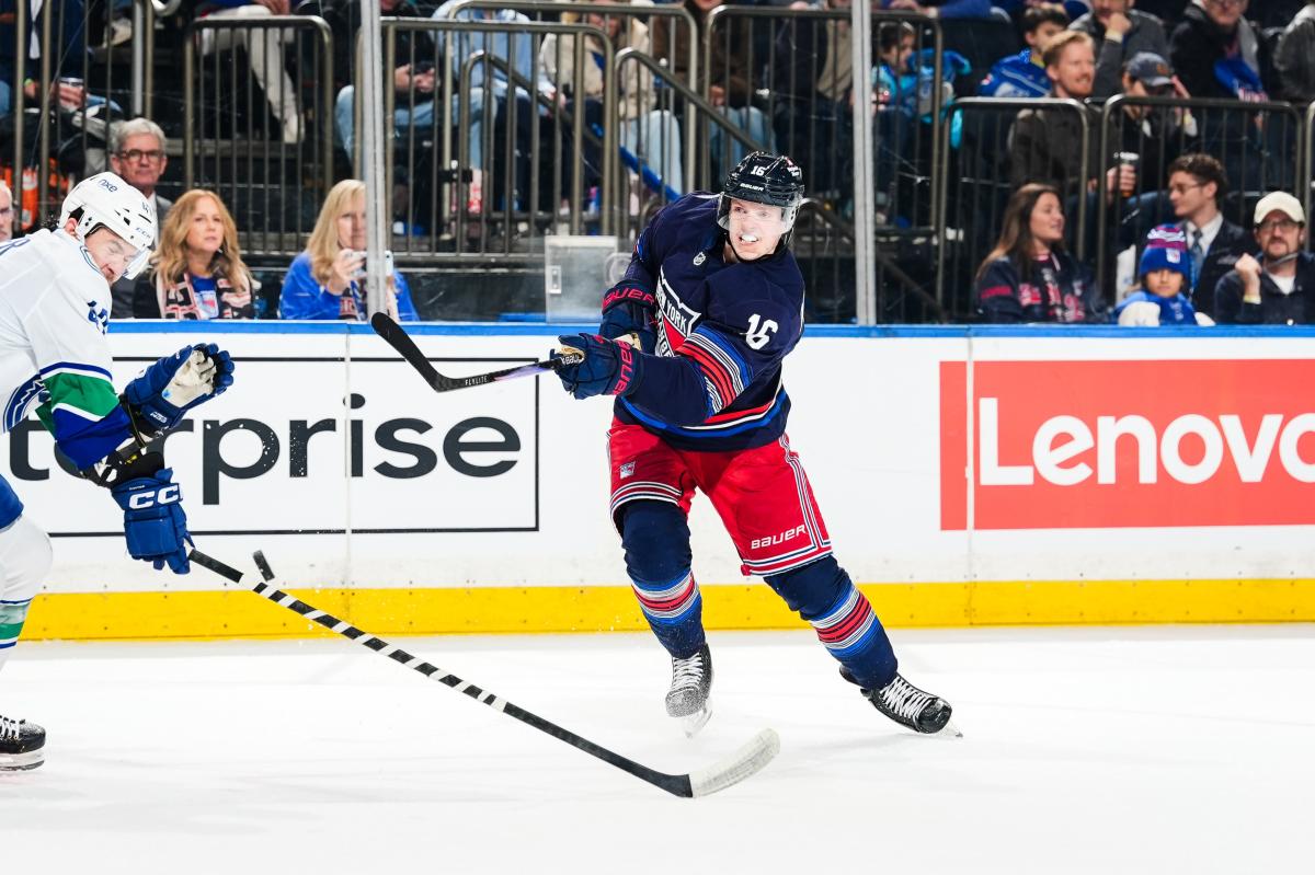 Rangers' Pavel Dorofeyev shuffling continues with first power-play tweak of season