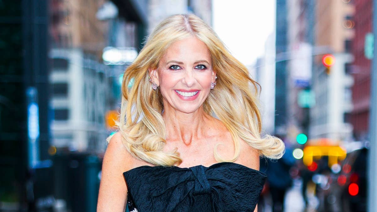 Sarah Michelle Gellar shows off sculpted arms in tight work out wear