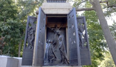 Gertrude Vanderbilt Whitney’s cemetery art restored in the Bronx - The Art Newspaper