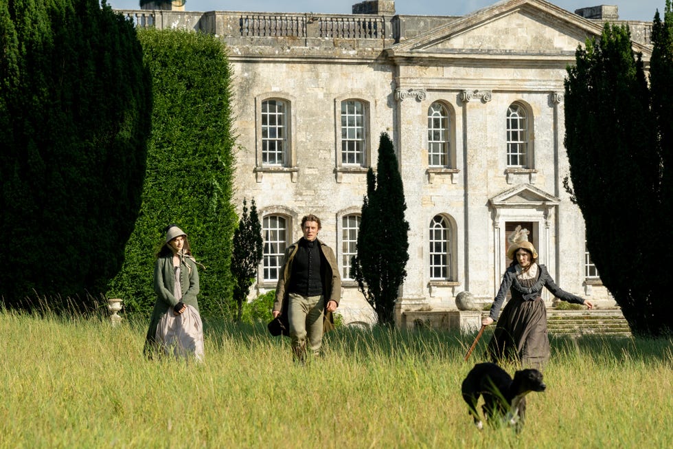 daisy edgar jones stars as elinor dashwood, george mackay as edward ferrars and bodhi rae breathnach as margaret dashwood in sense and sensibility, a focus features releasecredit alex bailey  © 2026 focus features llc