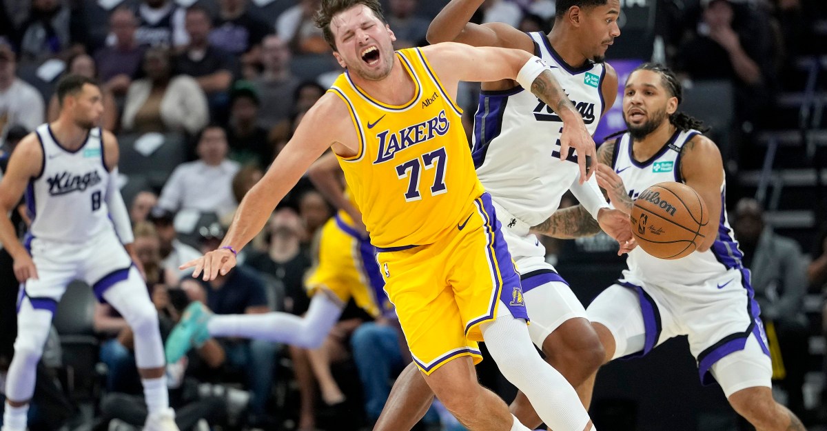 The Lakers got no love in the annual GM survey