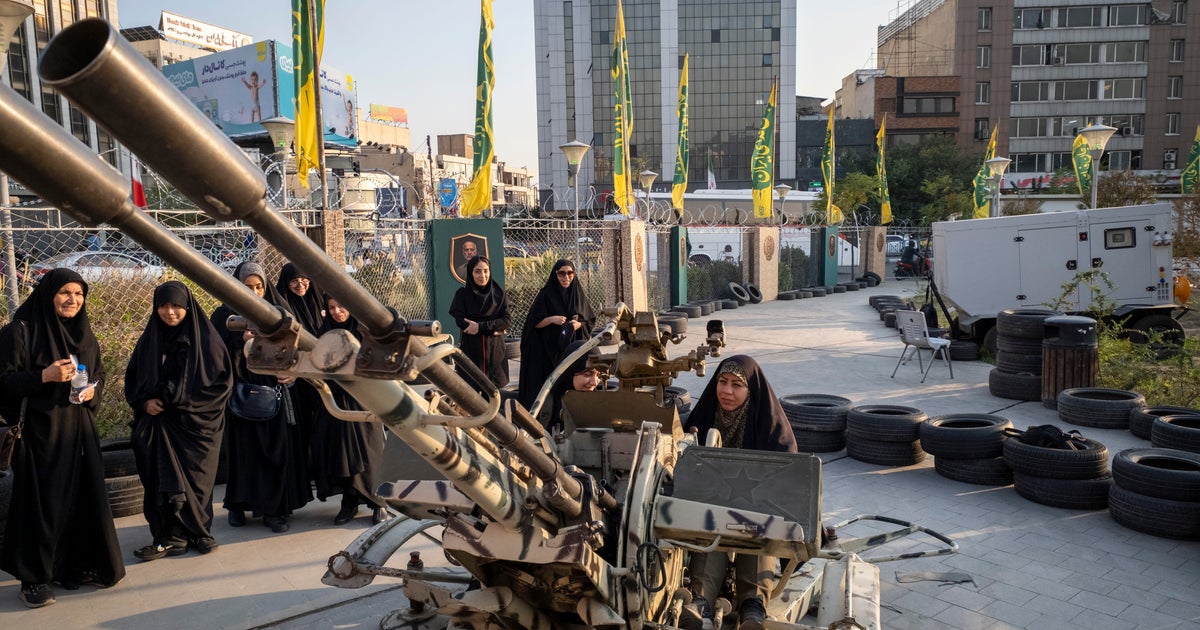Weapons Training For Iran's Female "self-sacrificing" Forces