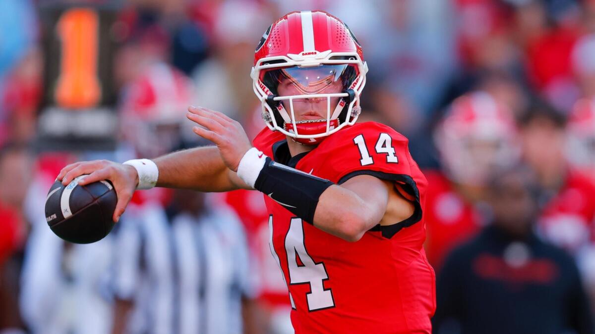 College football odds, lines, schedule for Week 9: Georgia opens as two-score favorite