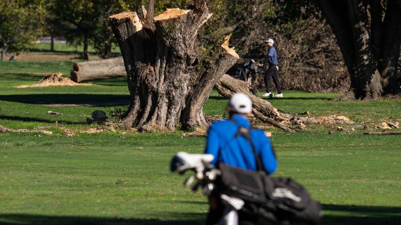 Trump doubles down on golf course renovation plan as legal battle continues