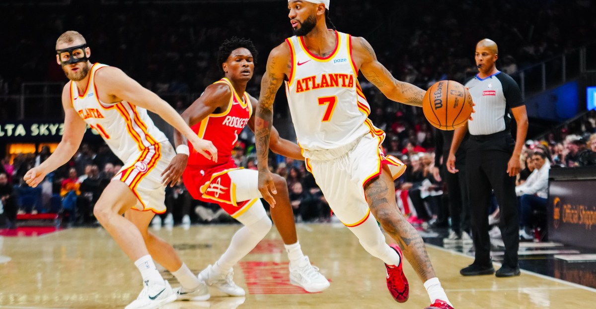 Hawks struggle shooting against the Rockets