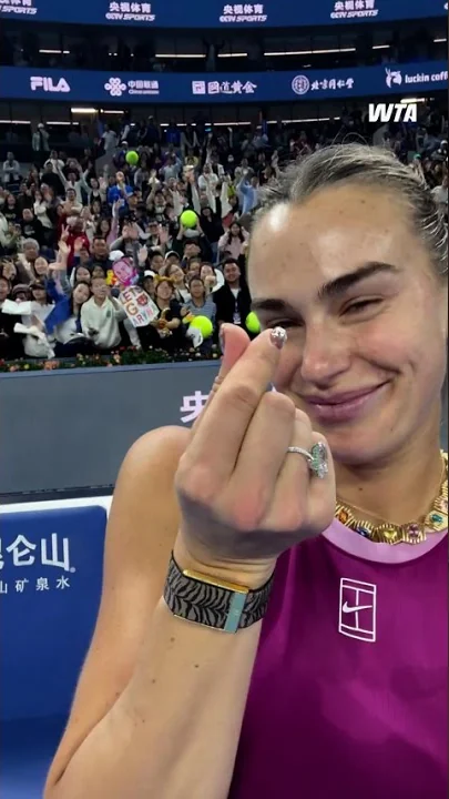 Aryna Sabalenka feeling the love in Beijing 🫰 #WTA #ChinaOpen #ArynaSabalenka #tennis - YouTube