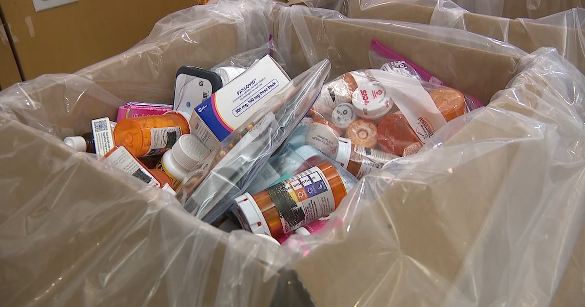 National Drug Take Back Day: Mass. residents dispose of old medications – Boston 25 News