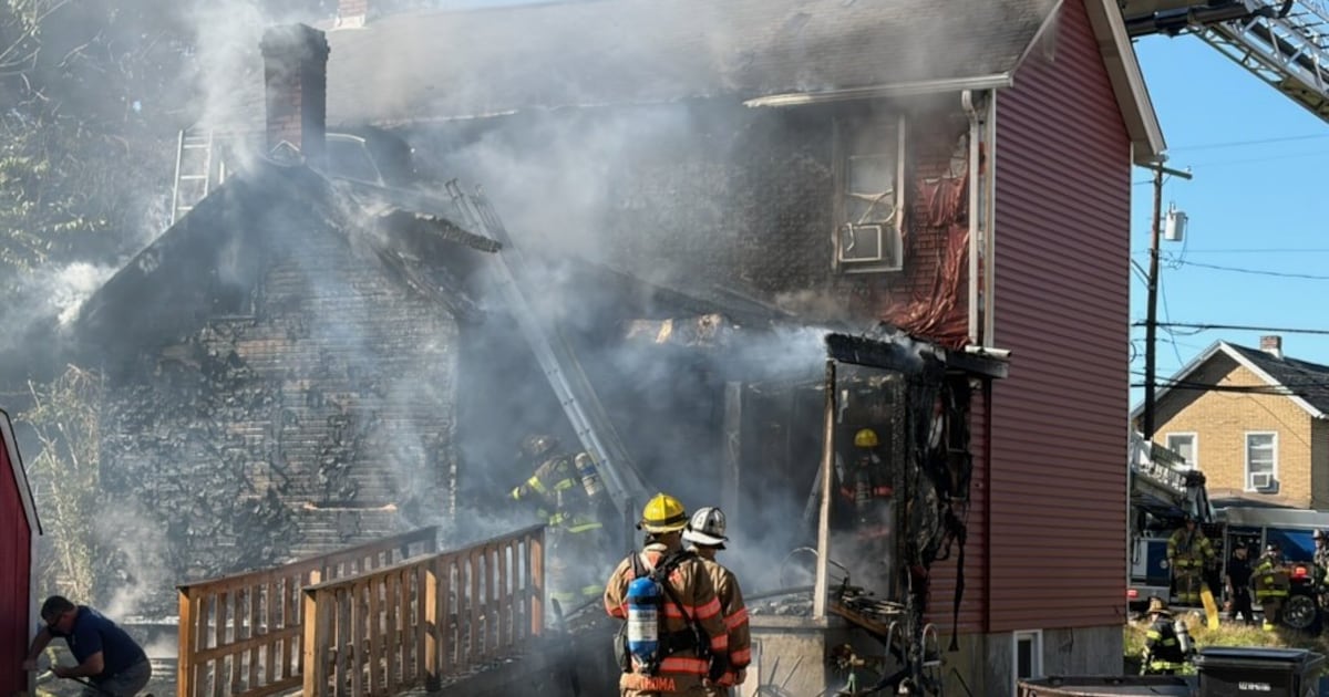Crews battle house fire in Westmoreland County