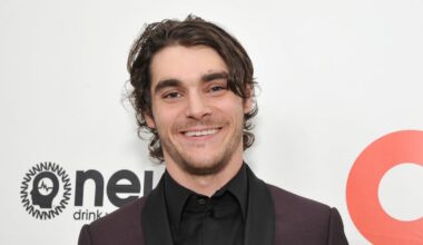 RJ Mitte, ‘Breaking Bad’ actor, dies at 34 – WPXI