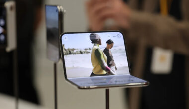 Apple iPhone Duo preorders sell out, deliveries extend to late January