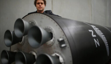 Rocket Lab stock tumbles as effort to take market share from SpaceX slips to 2027