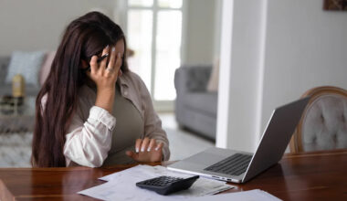 Even high earners are living paycheck to paycheck this year: Goldman Sachs survey