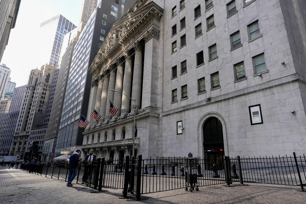 'A cyclical downturn is inevitable' in an AI crash: Strategist Dario Perkins