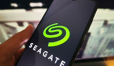 Seagate, Western Digital stocks slip as Toshiba's AI storage push rattles sector