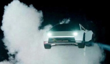 'Something extraordinary': Tesla Roadster wows with compressed air thrusters for limited flight