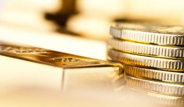 Gold Prices Gain as US Employment Data Lowers October Fed Hike Probability