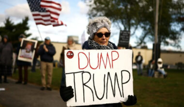 Across US, 'No Kings' events seek to boost early voting