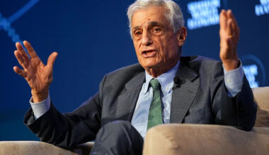 Robert Rubin Warns AI Boom Carries Risks for US Economy, Markets