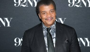 Brilliant Astrophysicist Neil deGrasse Tyson Says Time Travel Is Actually Possible