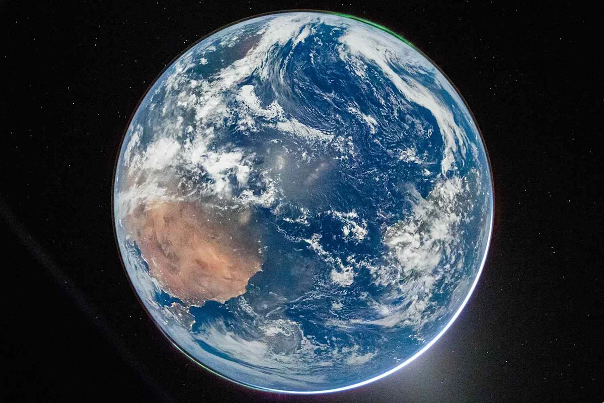 New Study Reveals How Many Times Earth’s True North and South Poles Have Wandered