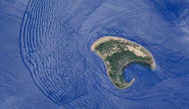 1,000-Foot ‘Invisible’ Waves Are Tearing Through the Deep Ocean (Video)