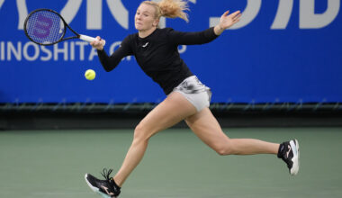 Siniakova scrambles to earn key break point in penultimate game of Osaka semis