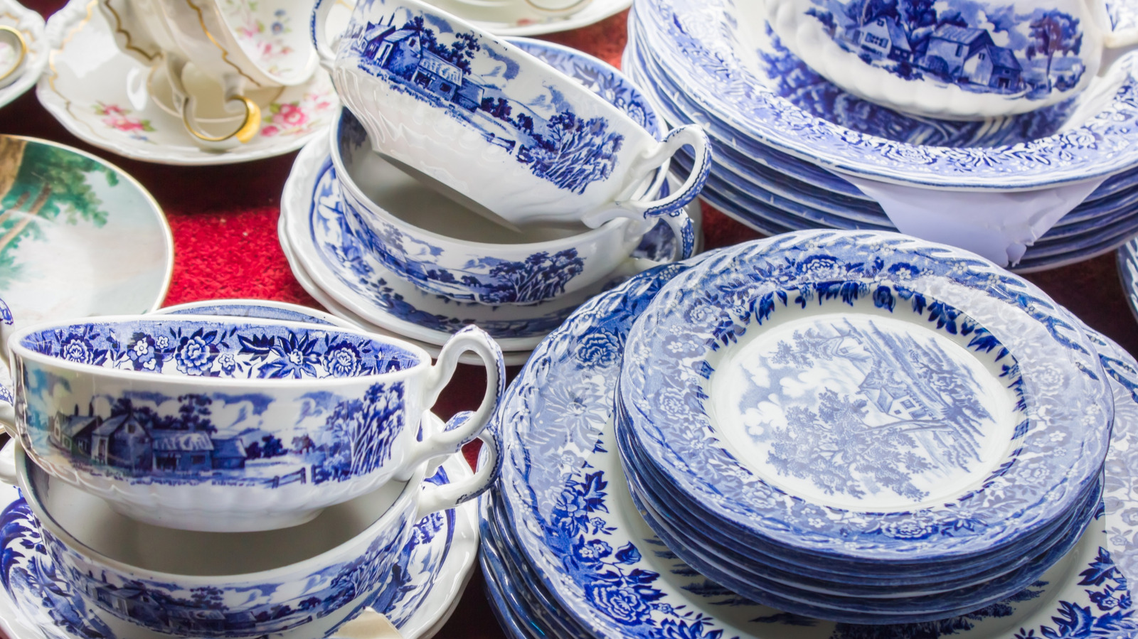 The Formal Vintage Dishware You Should Never Pass Up When Thrifting