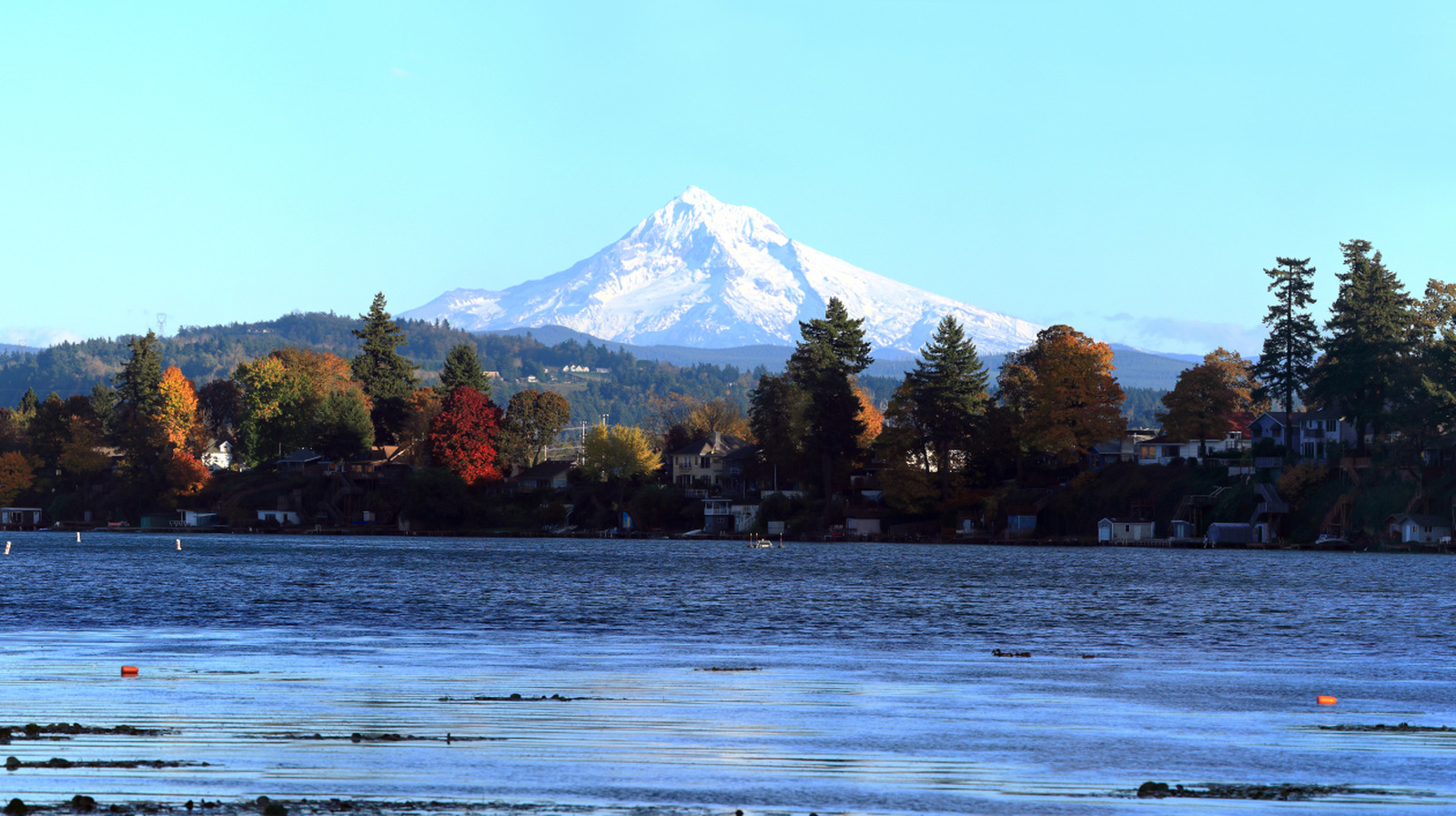 Nestled On Oregon's Columbia River Is A Pacific Northwest City With Scenic Lakes, Fishing, And Wetland Trails