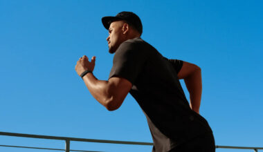 Fitbit Air Vs Whoop: Which Screenless Fitness Tracker Is Better For You?