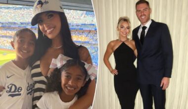 Vanessa Bryant shares Dodgers playoff photo with Freddie Freeman’s wife
