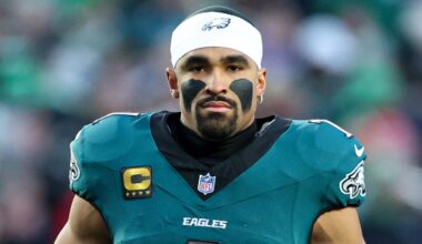 Eagles appear set to add QB from Cowboys' practice squad as Jalen Hurts deals with blood clot