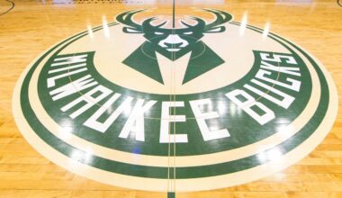 Bucks adjust home opener to avoid World Series time conflict