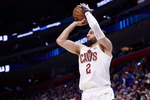 Sources: Clippers' Max Strus (foot) out at least 4 weeks