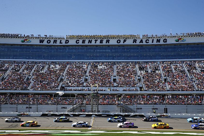 Cars on track for the Daytona 500 at Daytona International Speedway