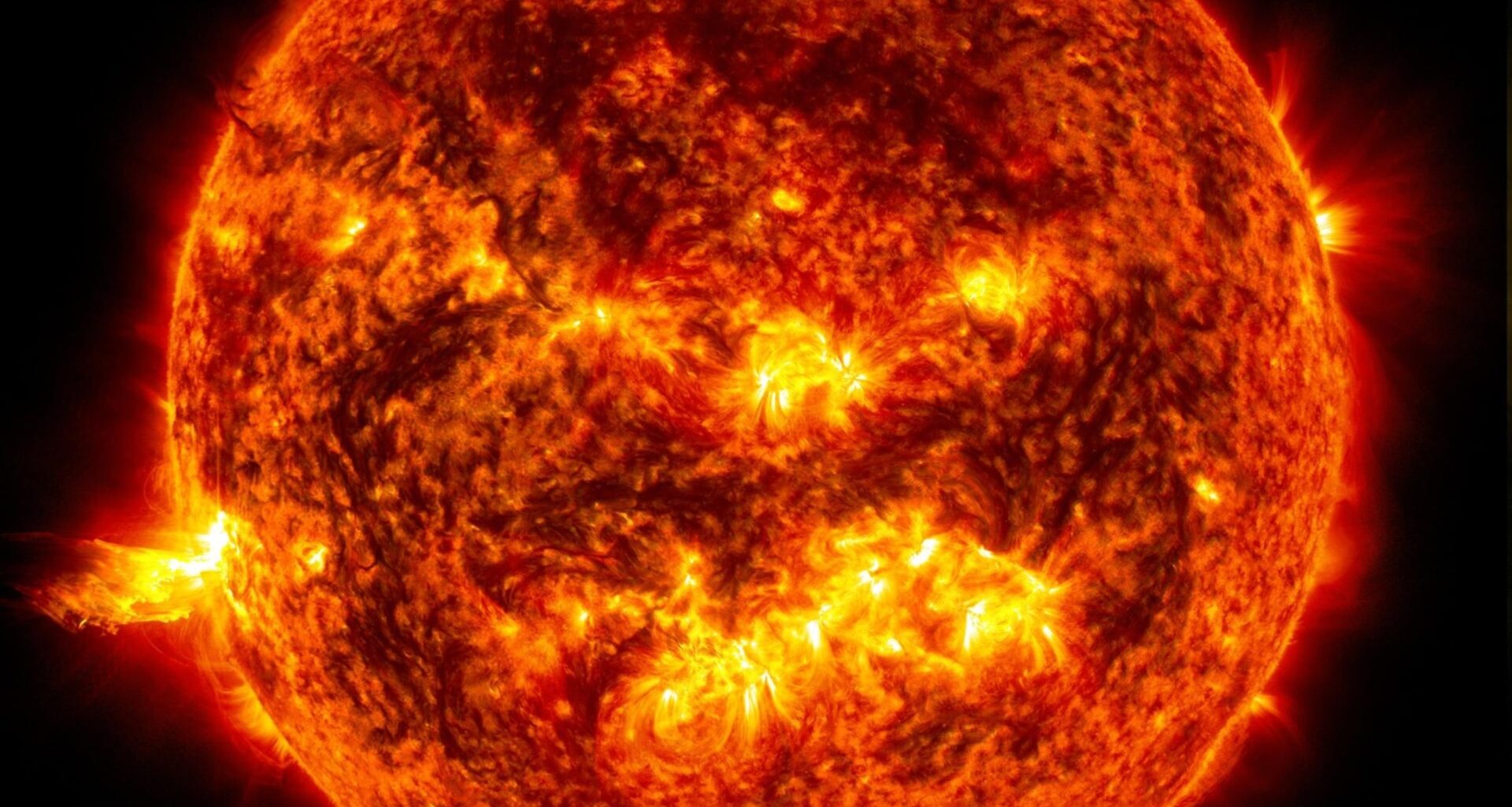 Scientists Simulated Solar Explosions in The Lab – And May Have Solved One of The Sun's Biggest Mysteries : ScienceAlert