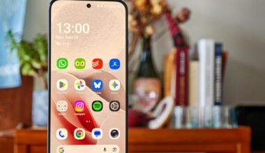 TCL’s paperlike OLED phone made me more excited for the iPhone Duo