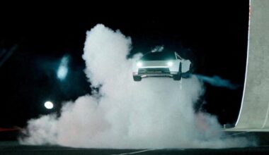 With Tesla Roadster debut, Elon Musk shows "flying cars are real"