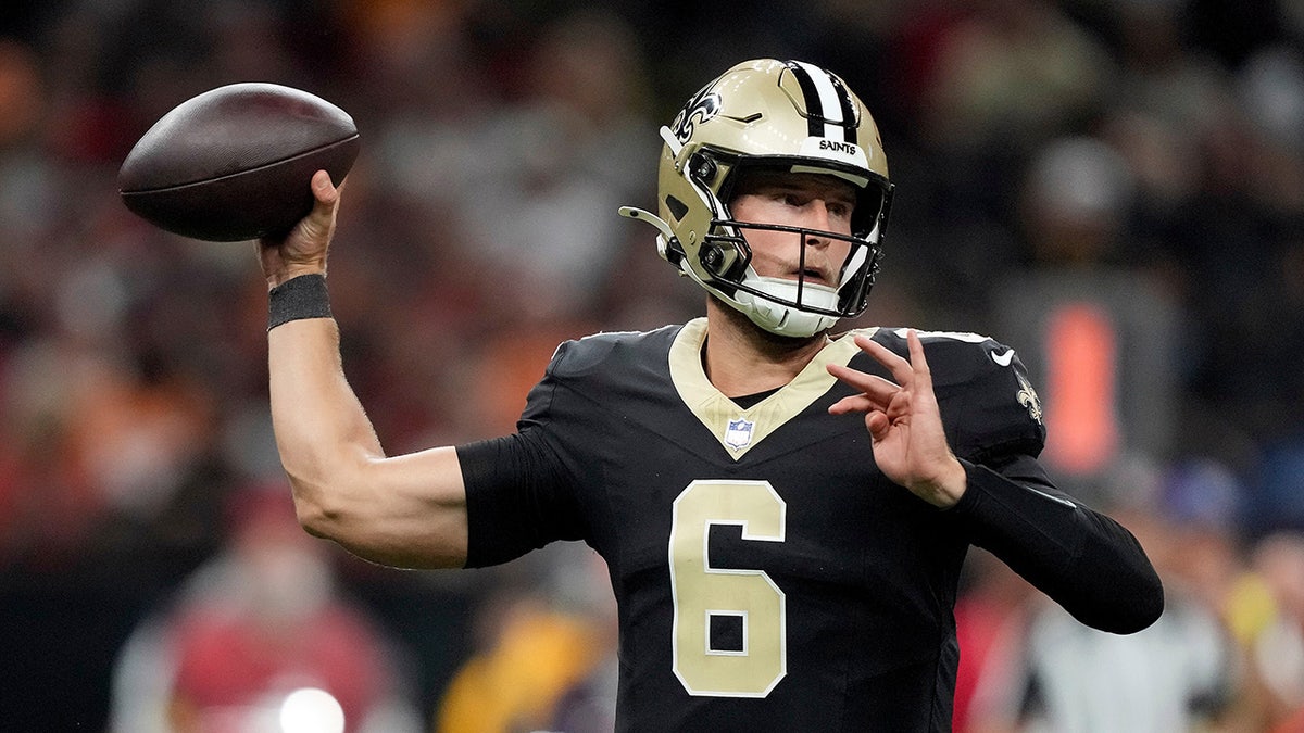 Tyler Shough throws pass