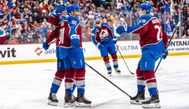 Avalanche score four in third, surge past Devils