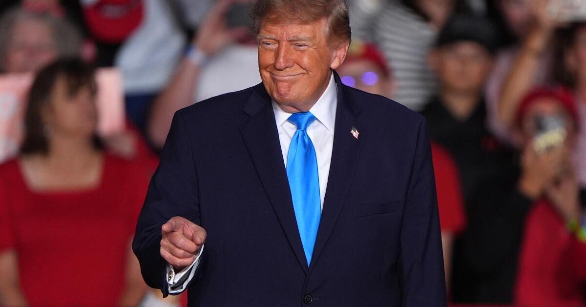 Trump suggests letting Iran 'take out' Los Angeles, San Diego at campaign rally