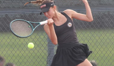 Huntington Beach girls' tennis upsets Newport Harbor in league finale