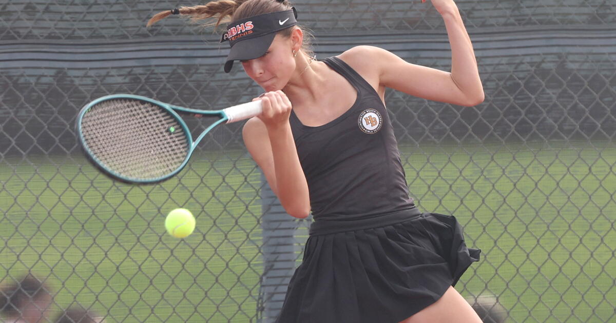 Huntington Beach girls' tennis upsets Newport Harbor in league finale
