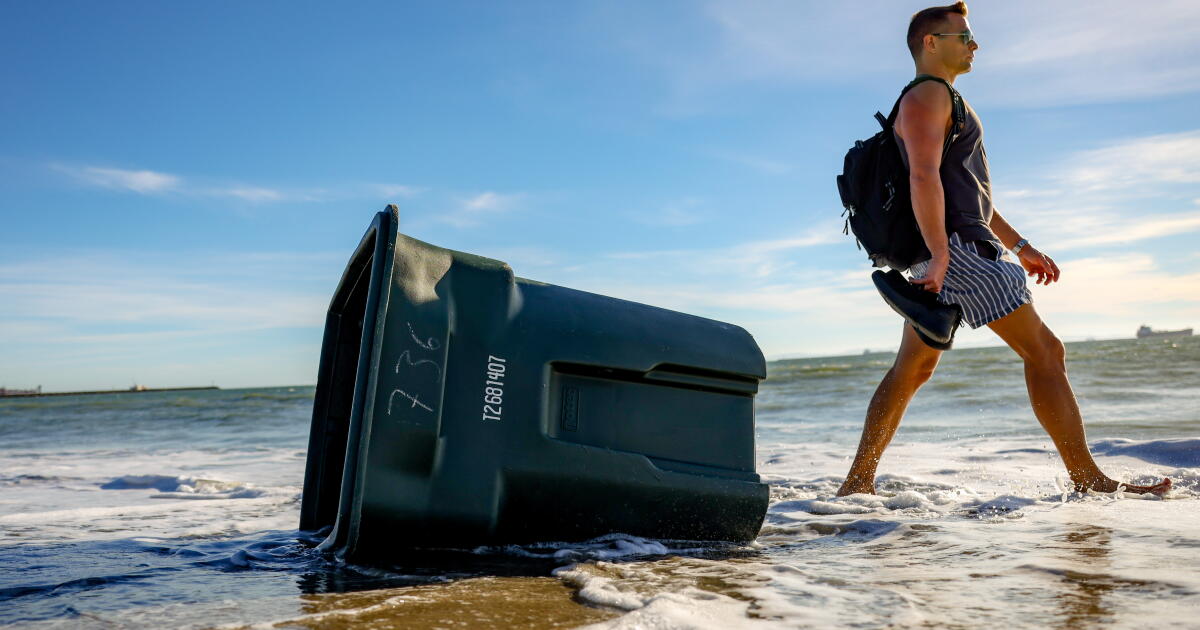 SoCal coast gets record-breaking tides and rising flood risks