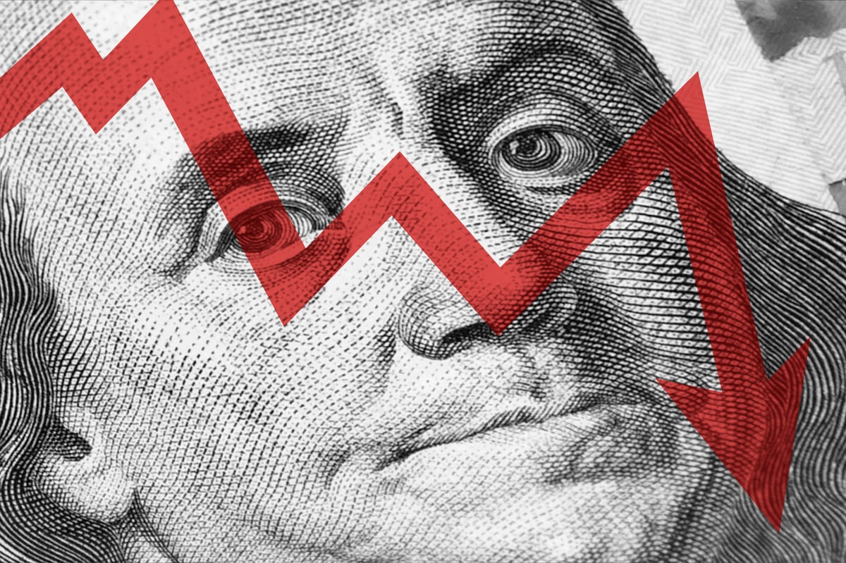A red stock chart depicting crashing prices.