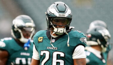 Eagles RB Saquon Barkley remained limited in Friday's practice