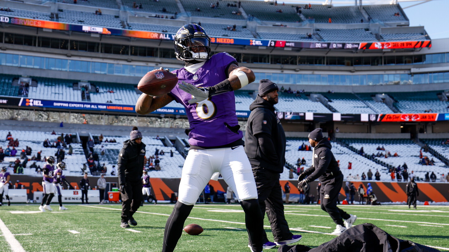 Lamar Jackson present, participating at start of Thursday practice