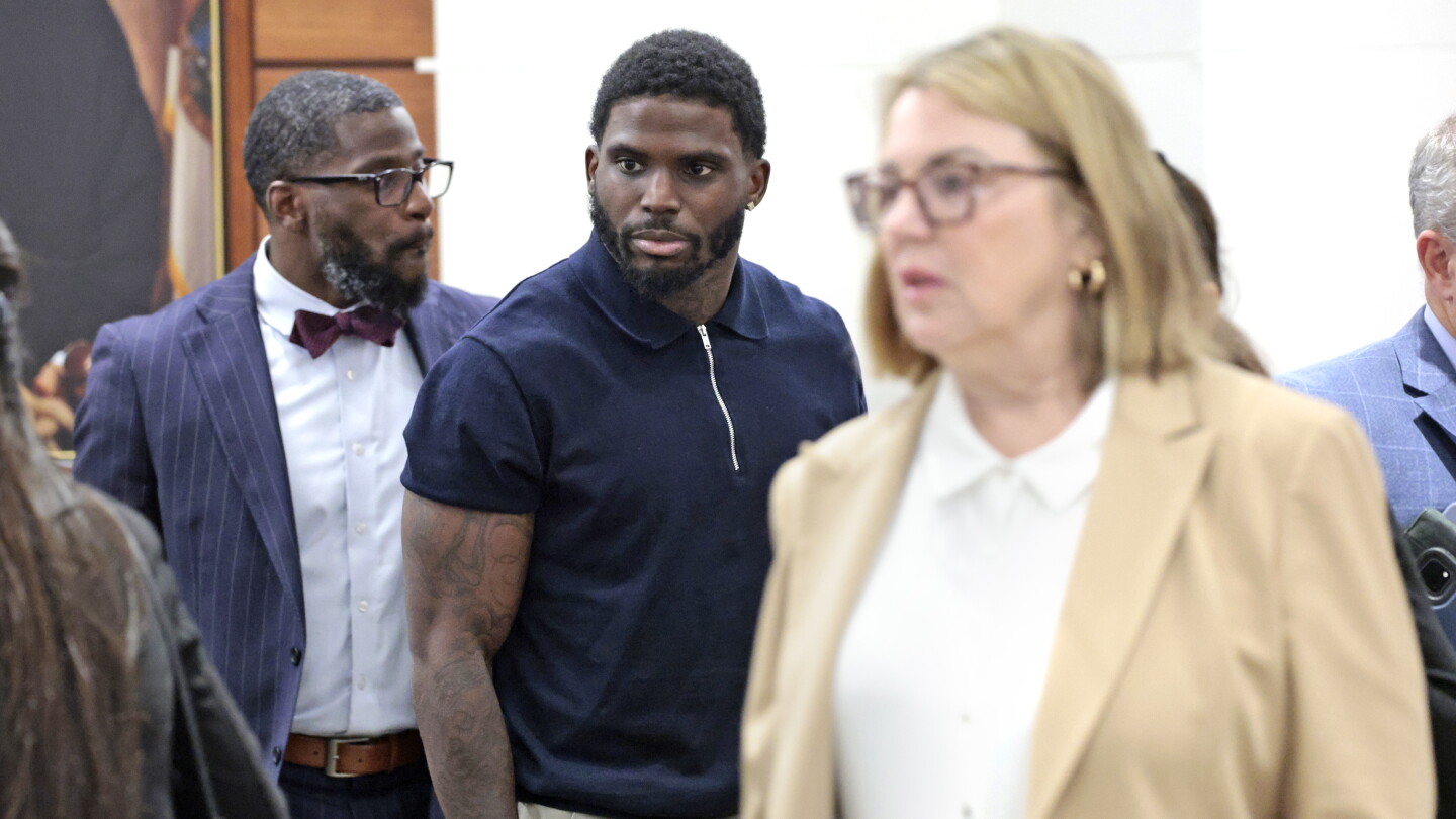 Tyreek Hill's ex-wife testifies about alleged abuse during divorce trial